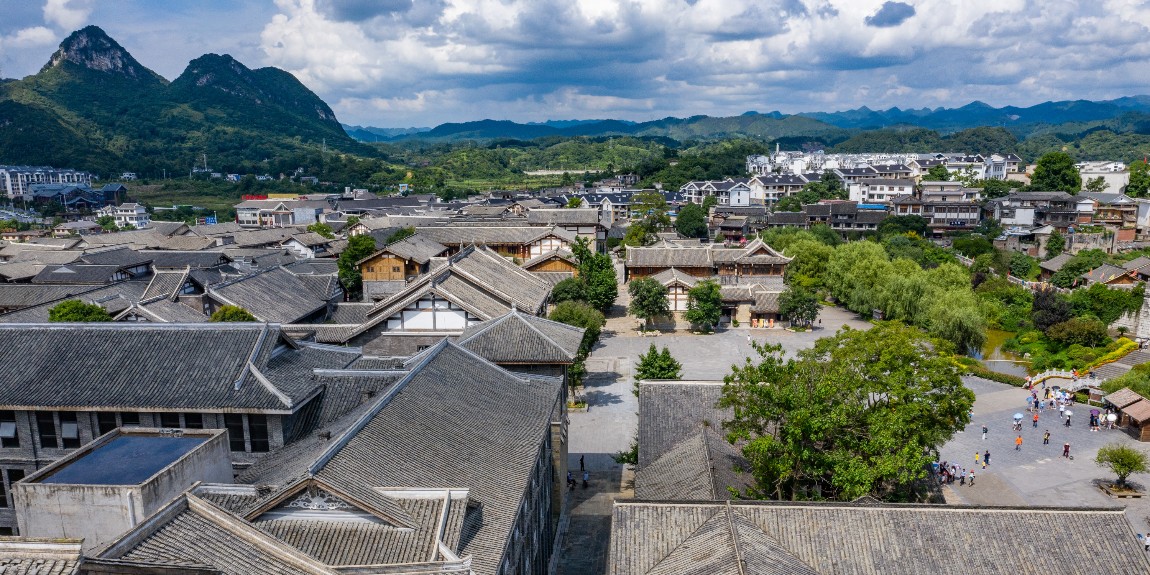 云南玉溪玉山城嵐園別墅羅曼尼瓦建造案例